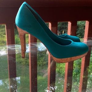 Teal platform Pumps